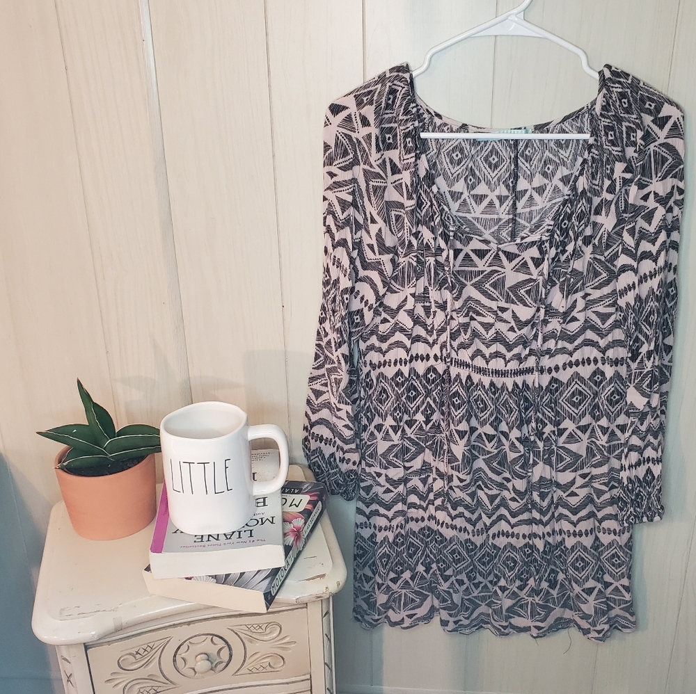 Maurices Black/White Geometric Tunic